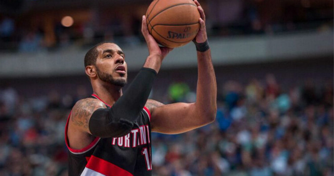 地发挥了球 地发挥了球