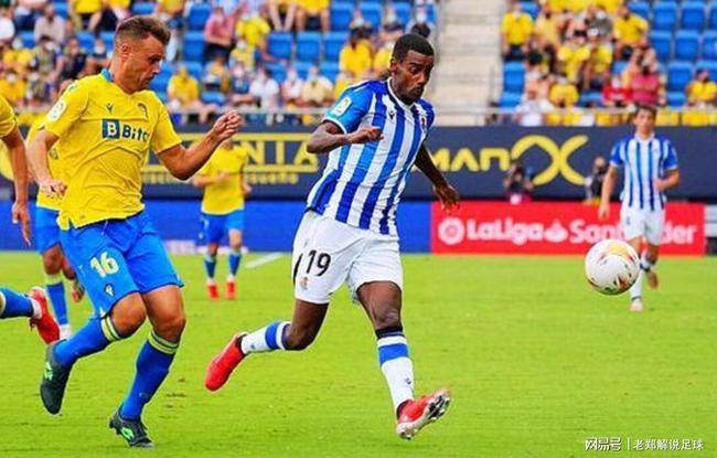 接球前先看 接球前先看